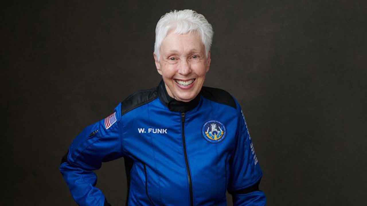 Oldest woman makes it to space 60 years after training