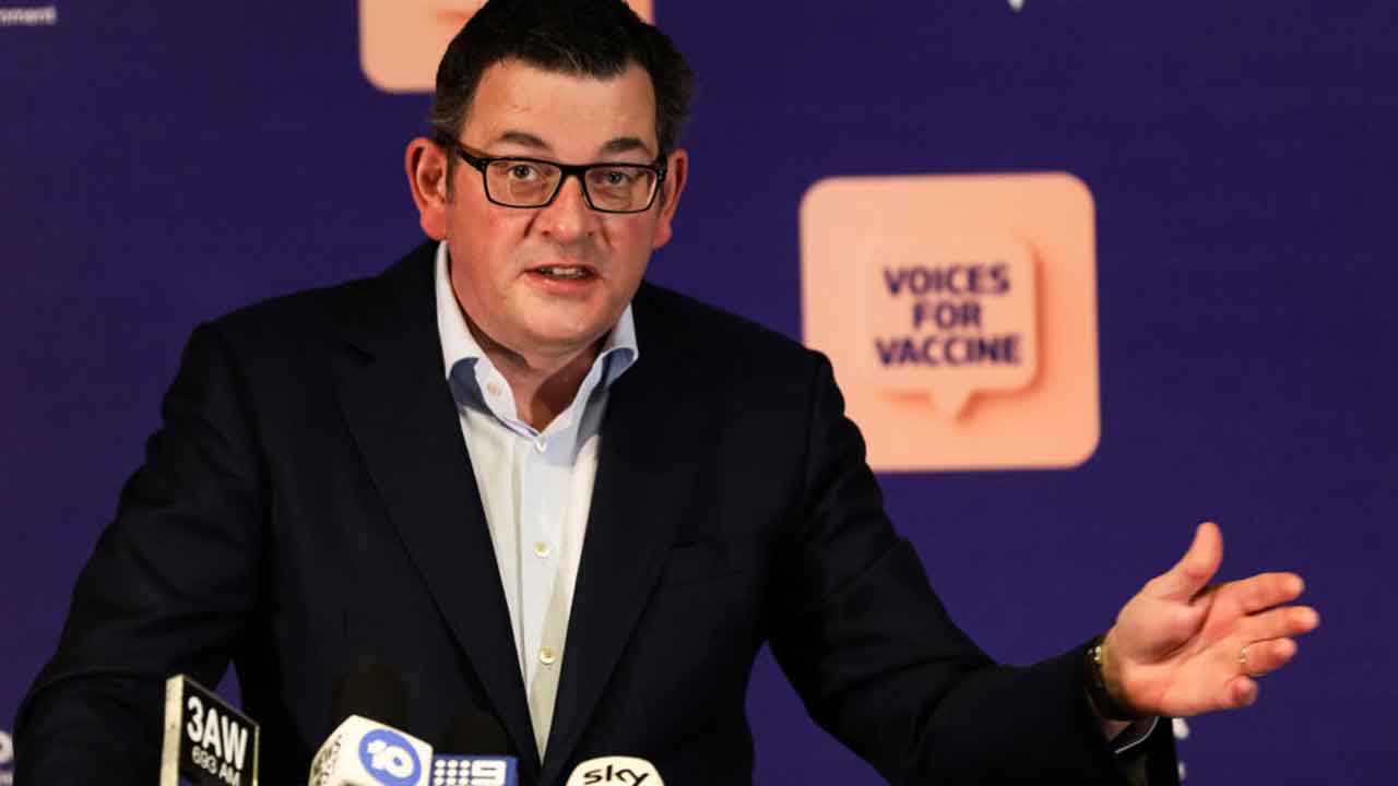 Dan Andrews reacts to primary school teacher who refused Covid test