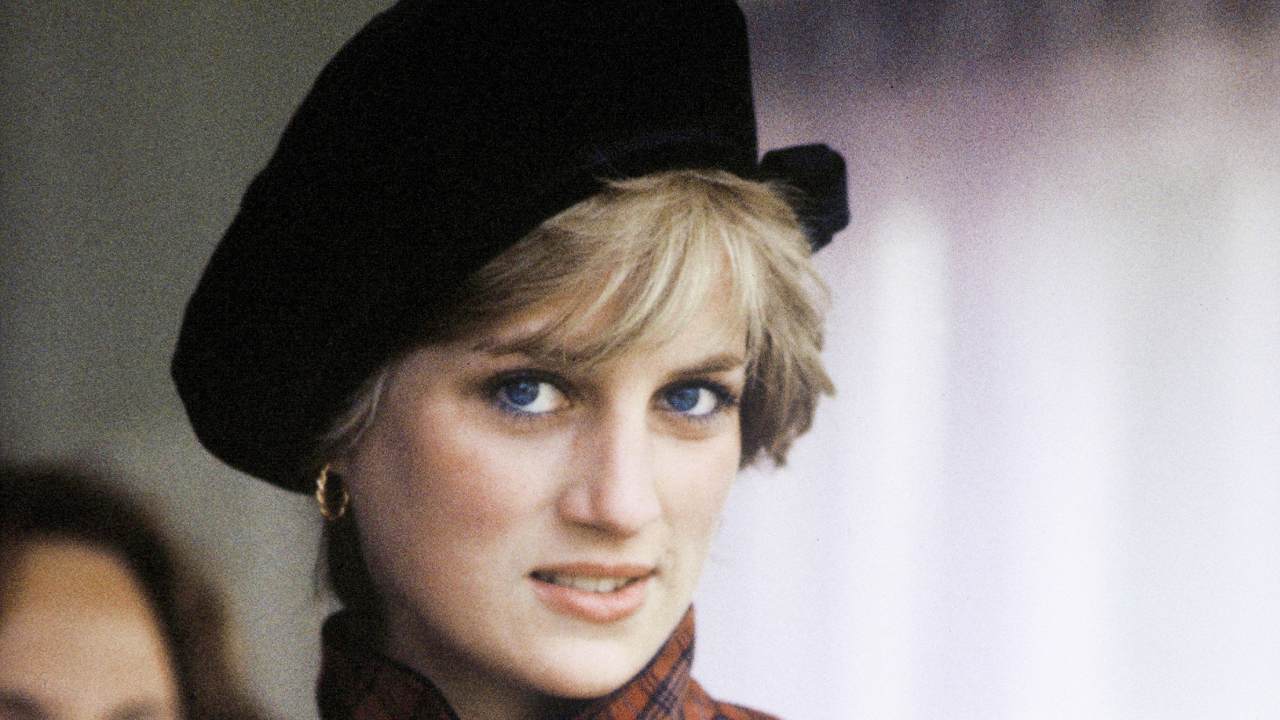 15 of Princess Diana’s most iconic fashion moments