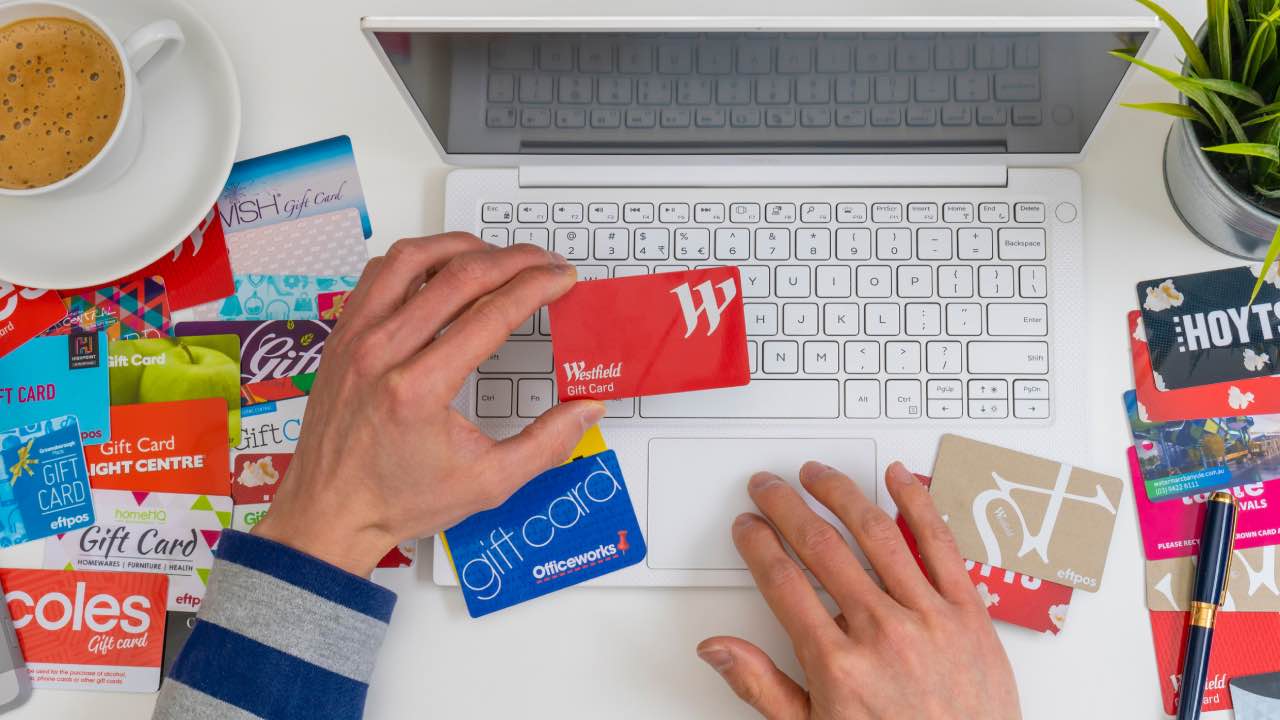 Australians warned against dangerous gift card scams