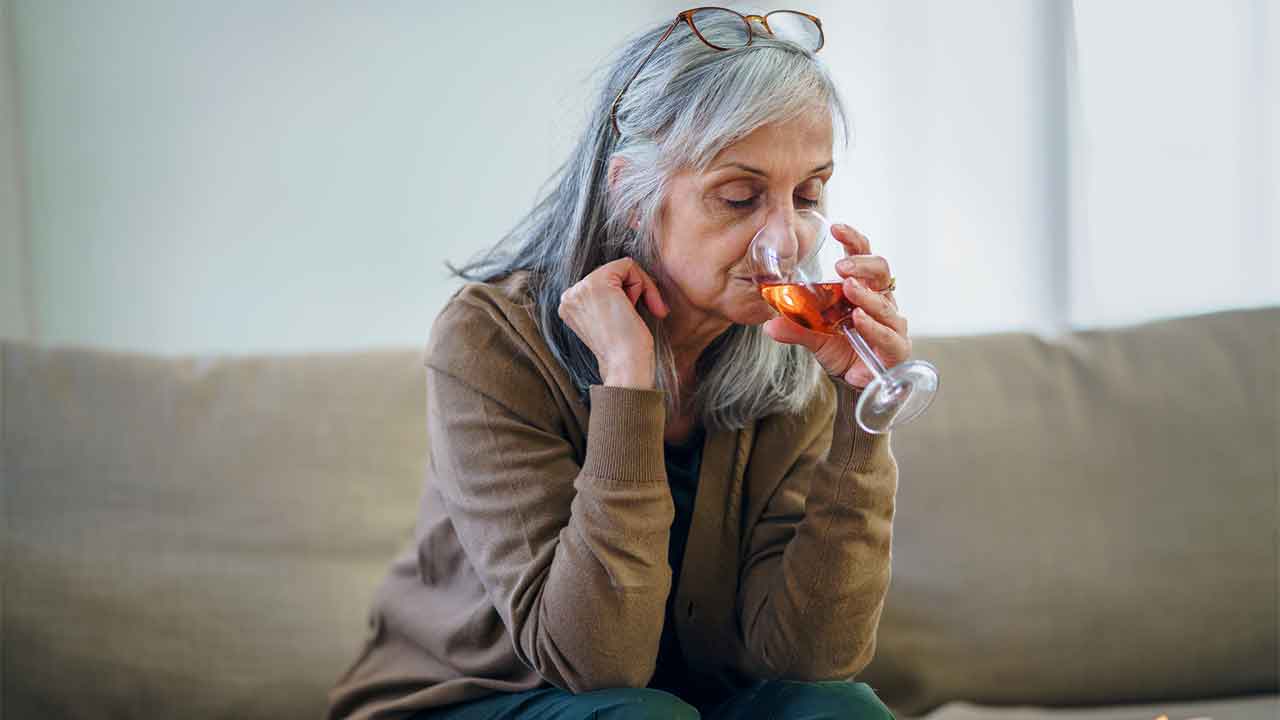 Genetic link between alcoholism and Alzheimer’s risk discovered