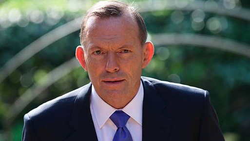 Tony Abbott snapped maskless at Manly Beach
