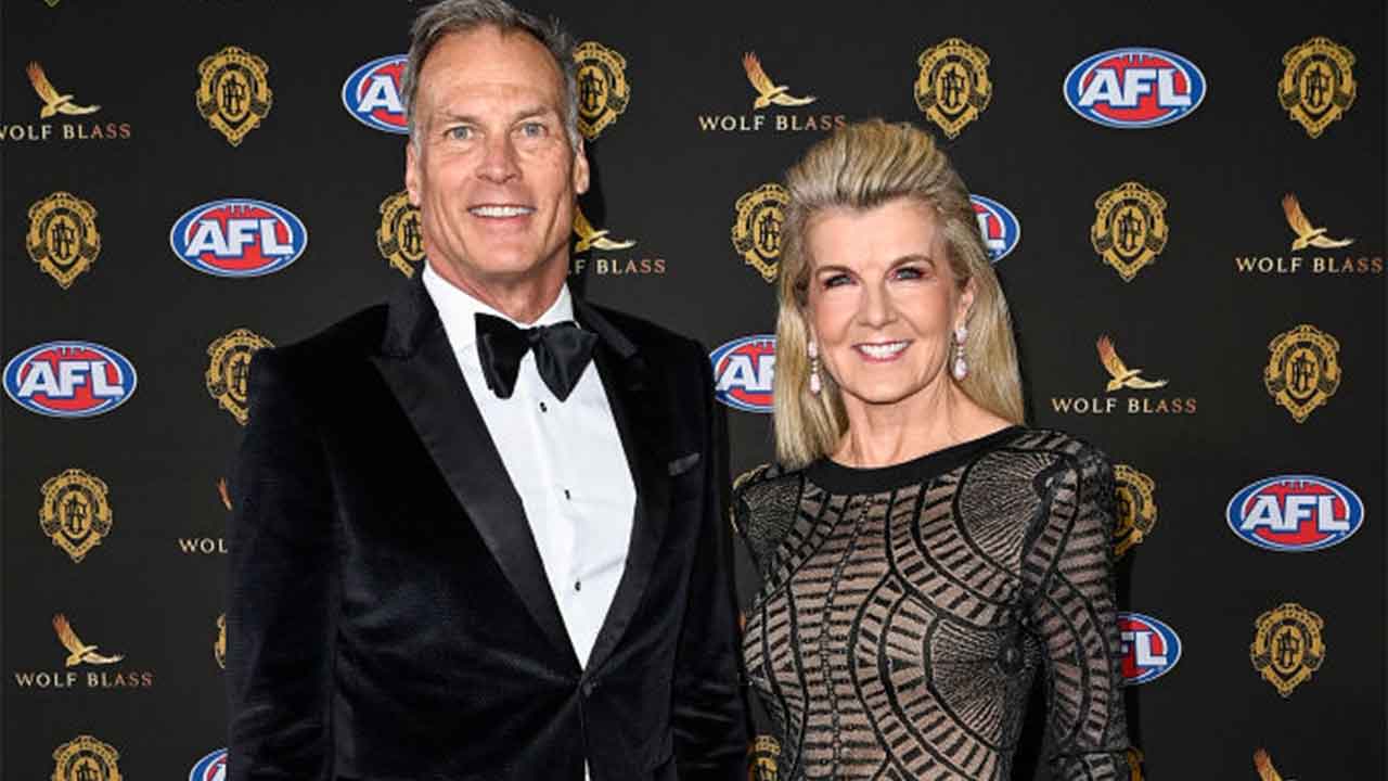 Julie Bishop stuns on Brownlow red carpet