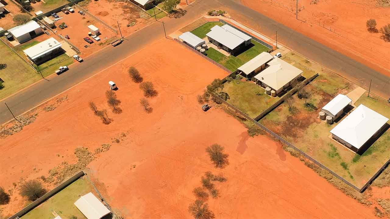 Mayor shocked by massive take-up of FREE LAND offer in tiny outback town