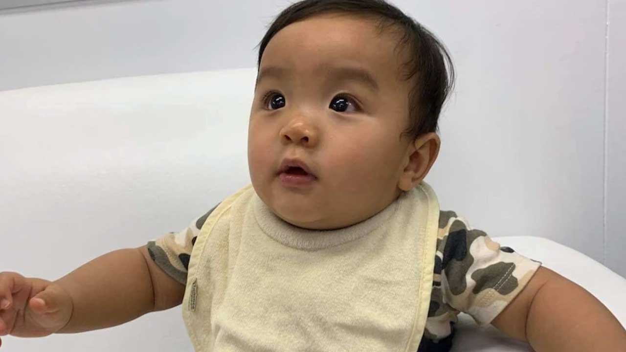 Police searching for baby who was left at a coffee shop